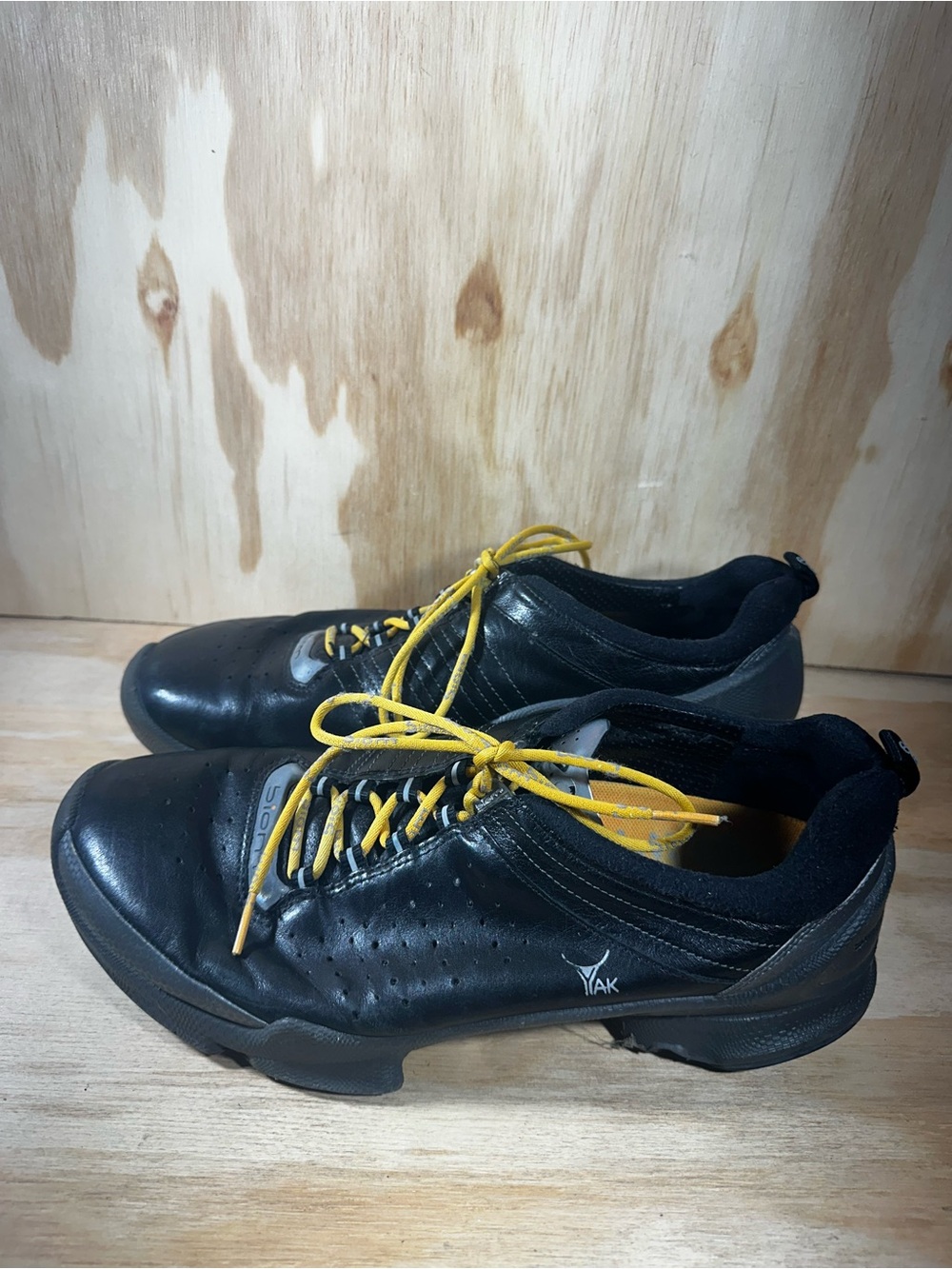 Ecco Biom Yak Black Leather Sneakers Men’s Size 9.5